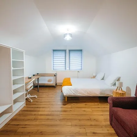 Dormitorium De La Route Des Vins